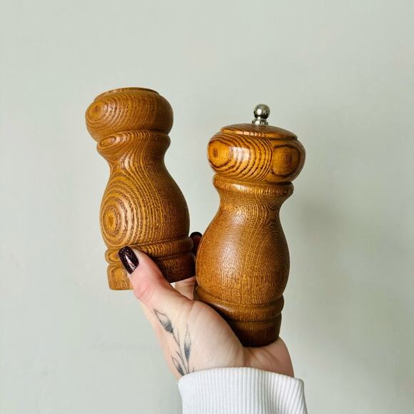 Vintage Wooden Salt Shaker & Pepper Grinder - Picture 1 of 8